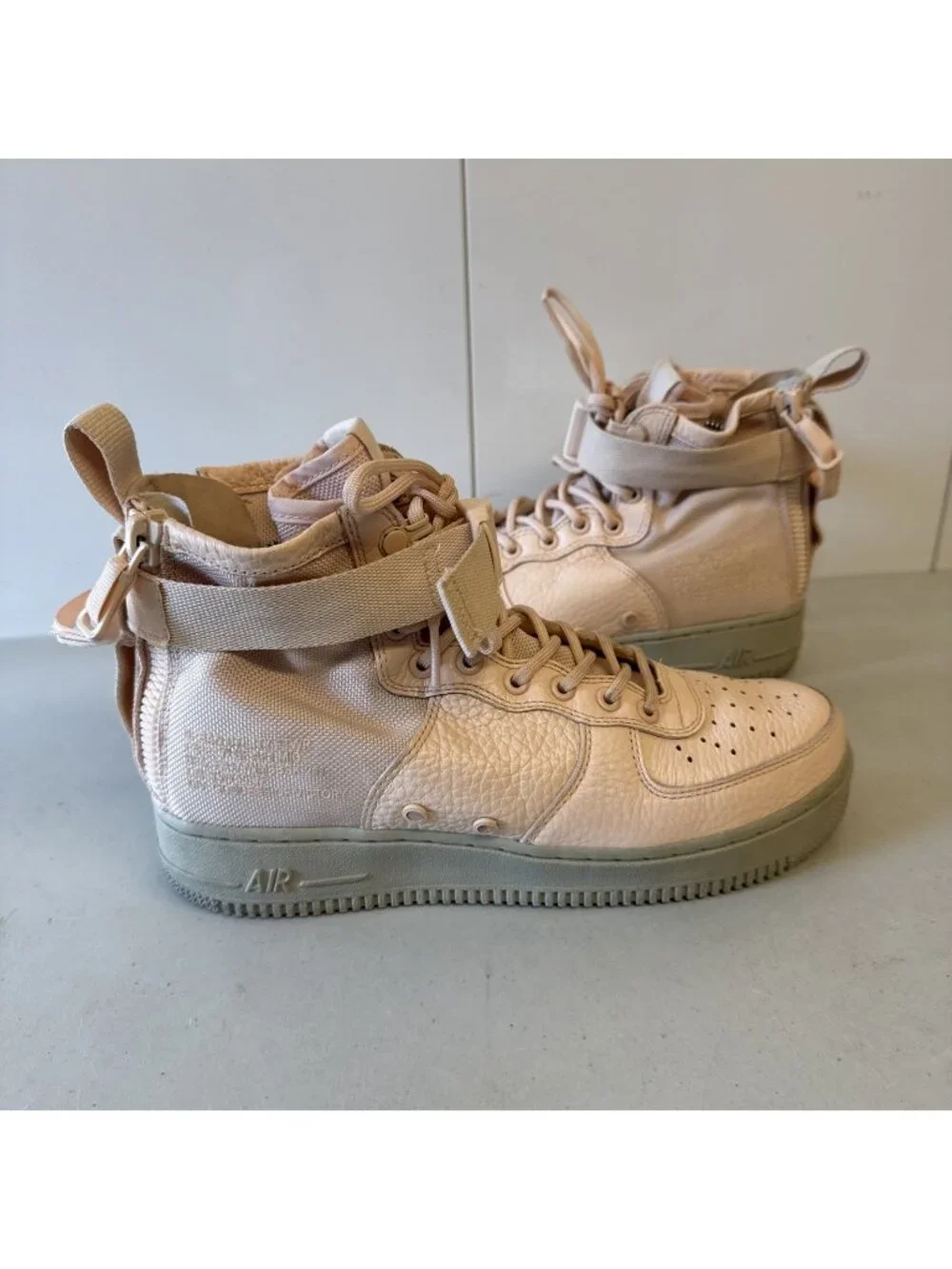 Size‎ 9.5 - Nike Air Force 1 SF Mid Orange Quartz W EUC AA3966-800 - Urban
